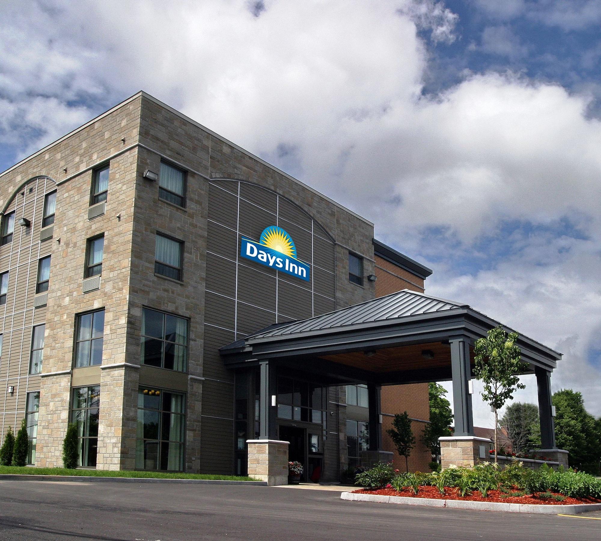Days Inn By Wyndham Levis Lévis Exterior foto