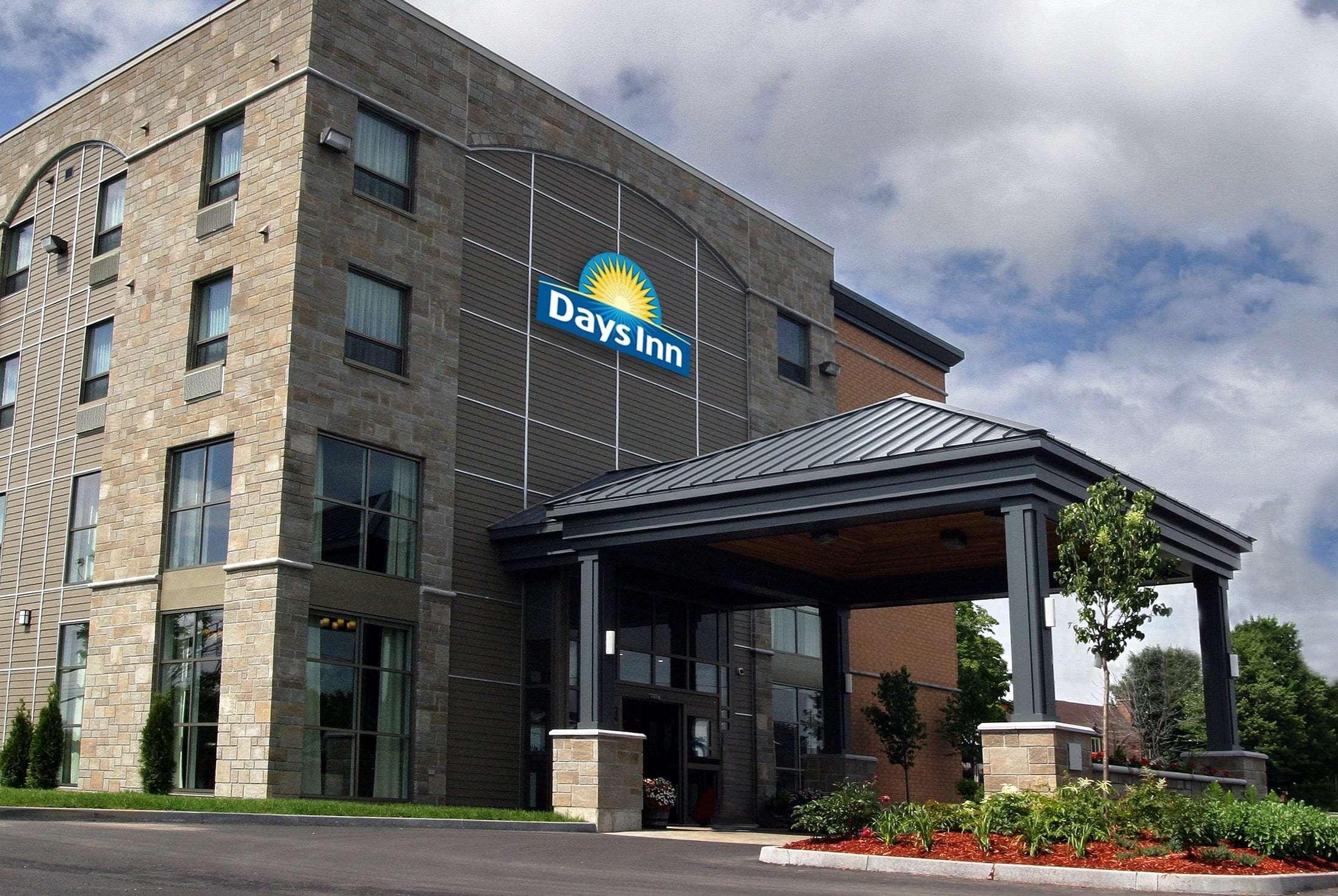 Days Inn By Wyndham Levis Lévis Exterior foto